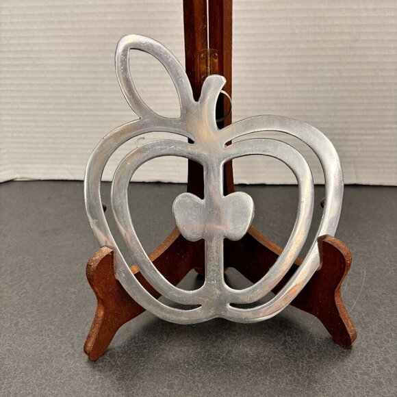 Apple Trivet by Copco VTG  MidCentury Kitchen Decor Farmhouse - Picture 1 of 9